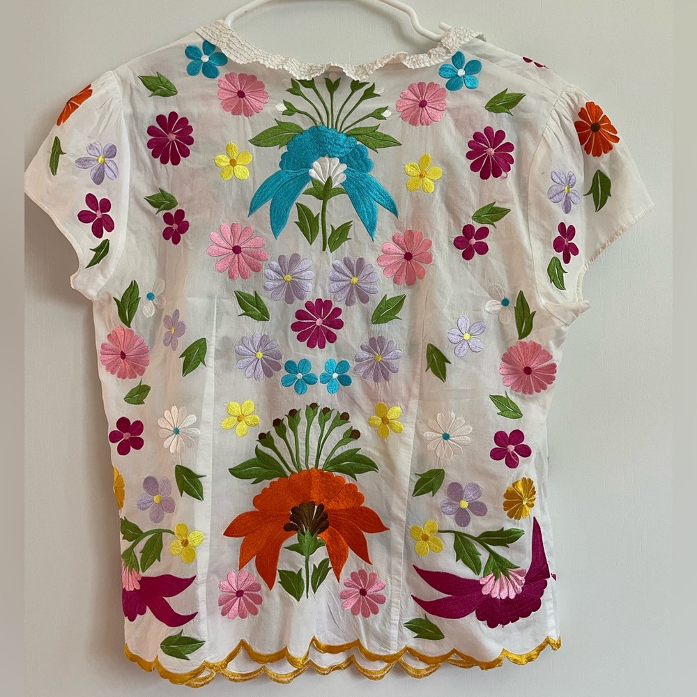 Vintage embroidered Escada Sport cotton blouse | Size L - Picture 3 of 10